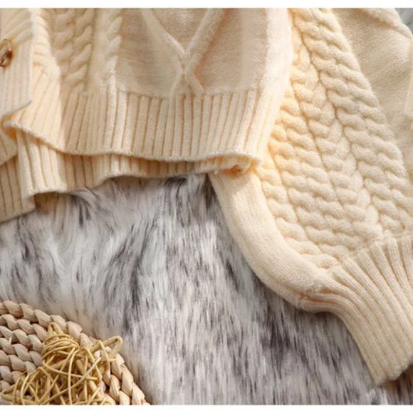 Cable Knit loose fit Cropped Cardigan - Picture 8 of 8